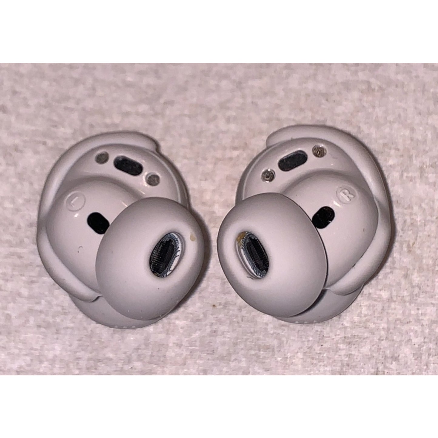 Bose QuietComfort Wireless Bluetooth Active Noise Cancelling Earbuds White Smoke