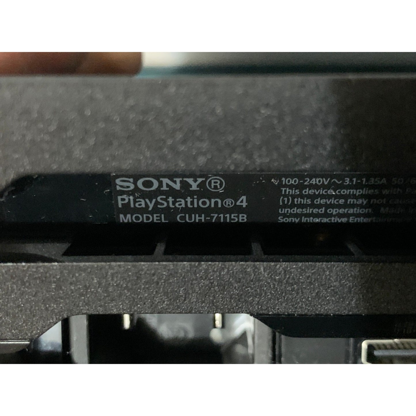 Sony PlayStation 4 Pro PS4 1TB Black CUH-7115B + controller