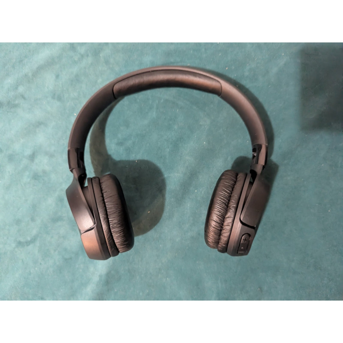JBL TUNE 520BT Wireless Bluetooth Headphones - Black