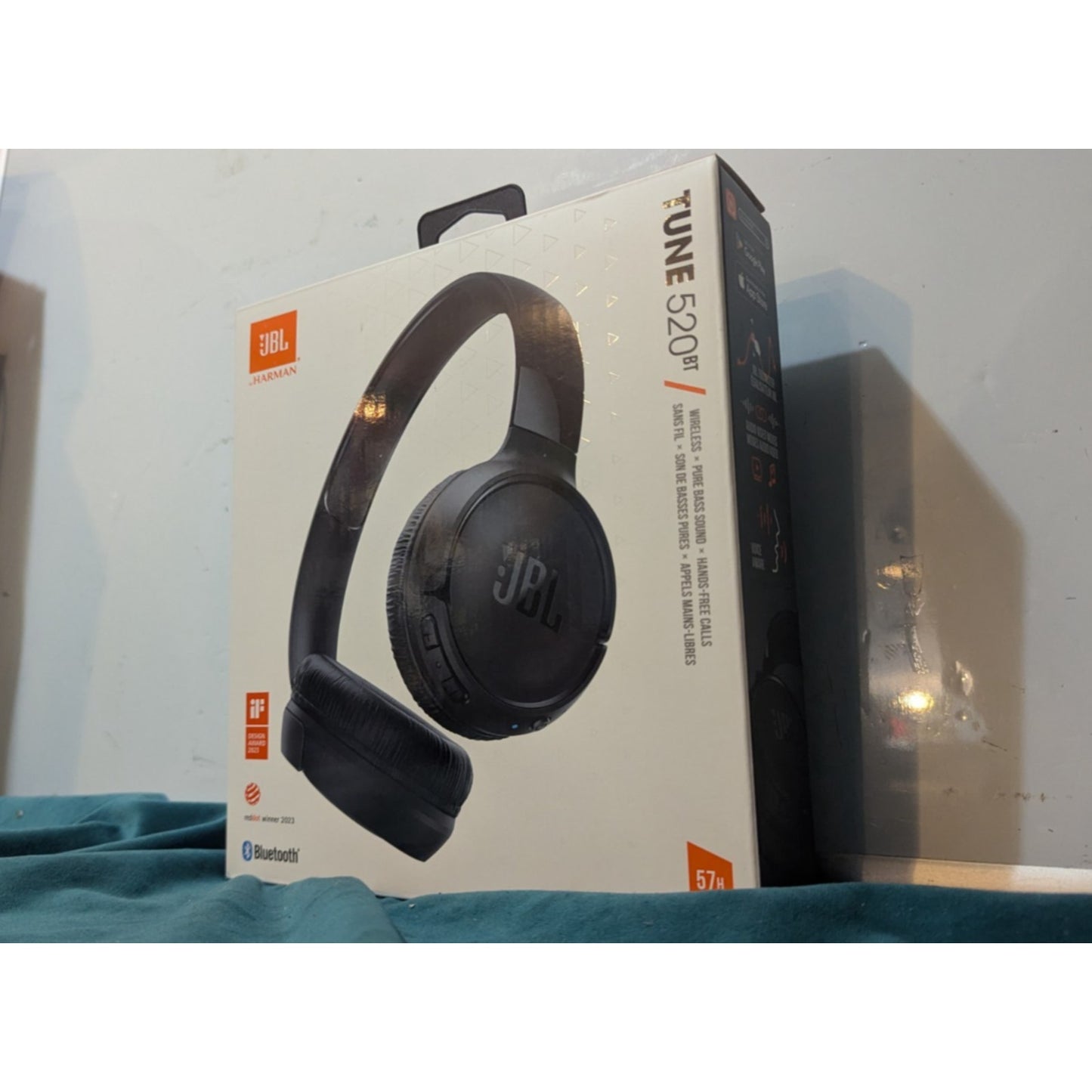 JBL Tune 520BT Bluetooth Wireless On-Ear Headphones - Black