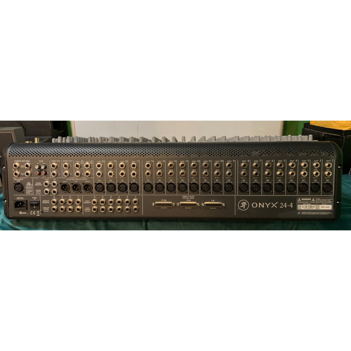 Mackie Onyx 24 24-Channel Premium Analog USB Mixer