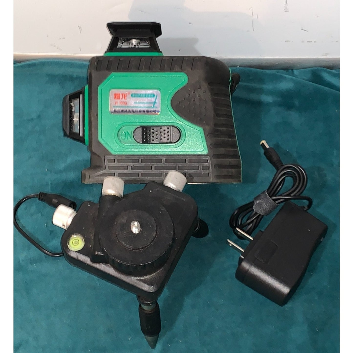 Yi Long 3D 12 Lines Laser Level Engineering Grade Wall Instrument Green Laser US