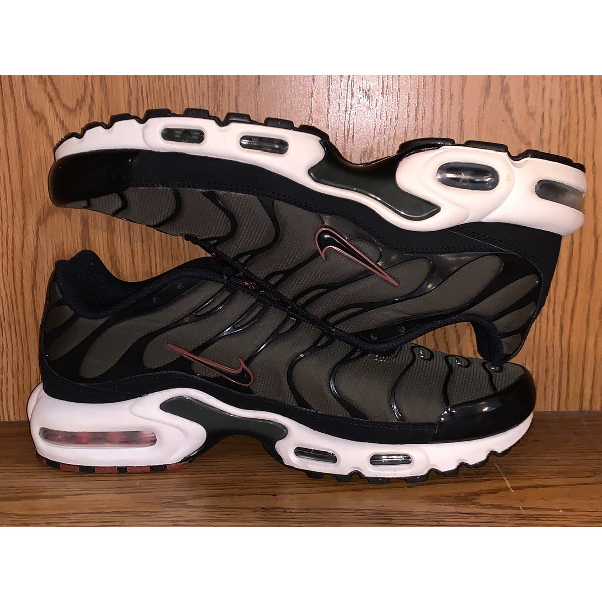 Nike Air Max Plus Men's Size 10.5 Cargo Khaki Phantom Sneakers FB9722-300