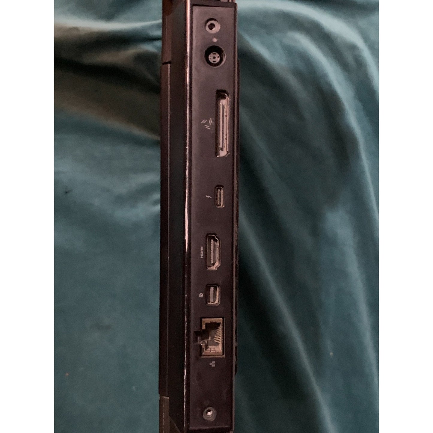 Alienware 17 R5 i9-8950HK 32GB DDR4 GTX 1080 512GB NVME Windows 11
