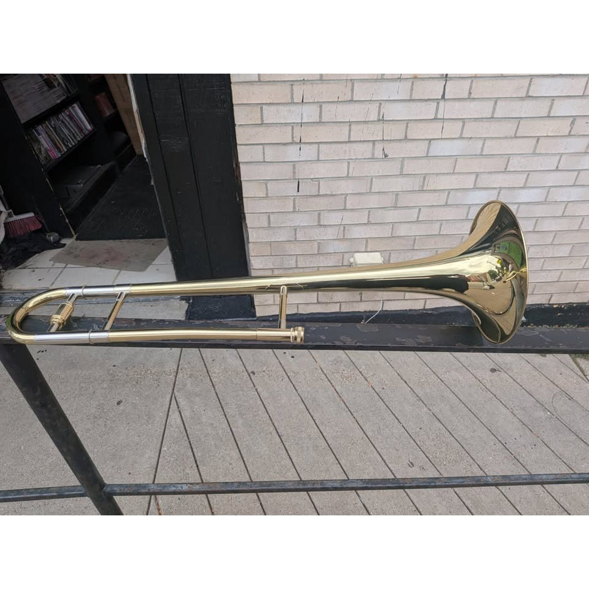Glory GTD-2 B Flat Brass Trombone / Case/