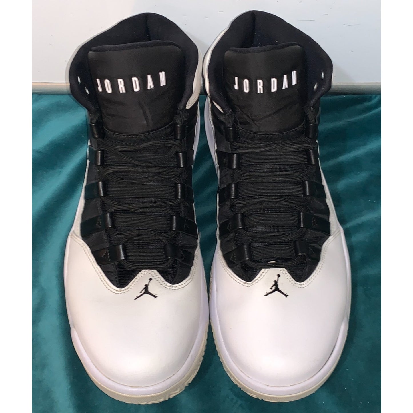 Nike Jordan Max Aura AQ9084 100 White/Black Basketball Shoes Men’s Size 11.5