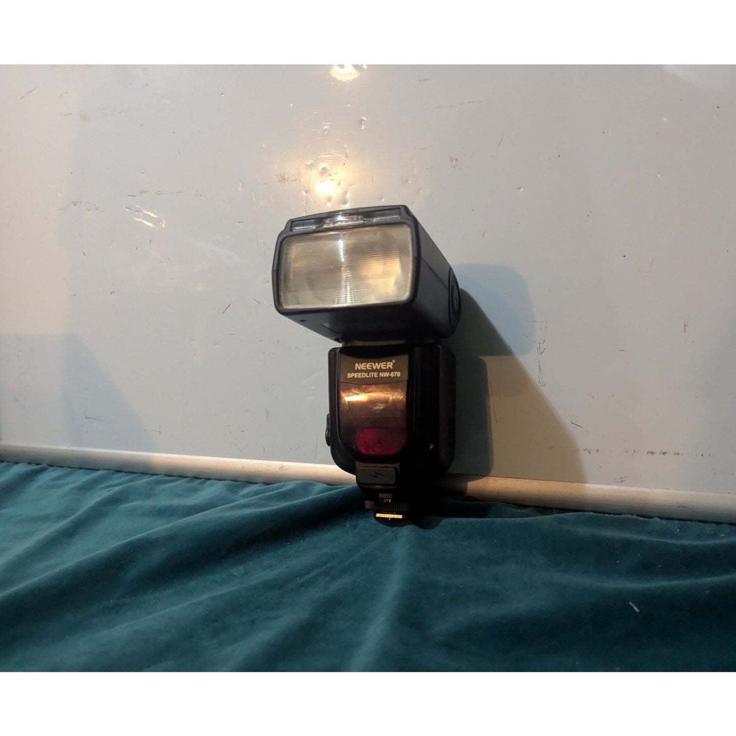 Neewer Speedlite NW-670 TTL Flash Camera with LCD Display
