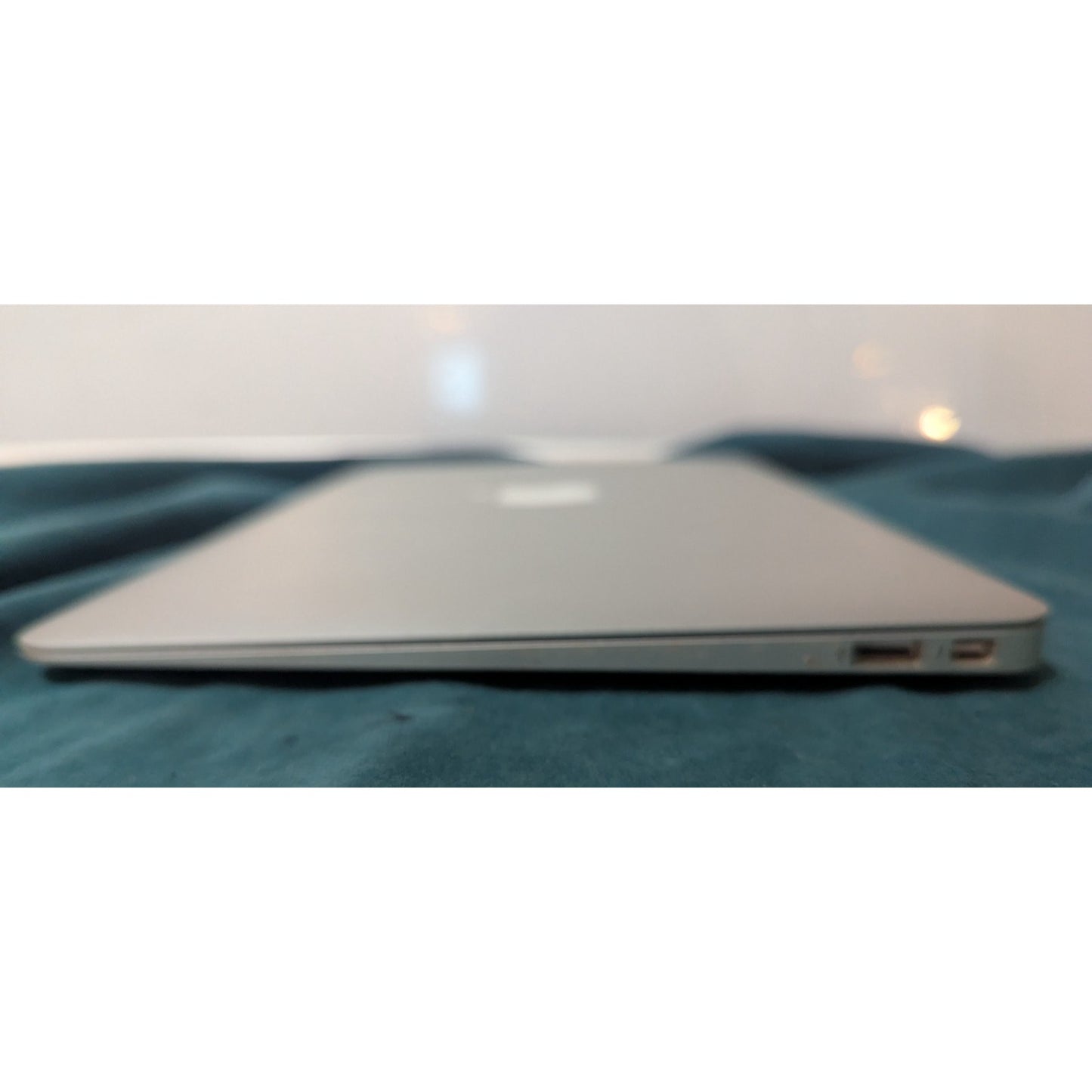 2015 Apple MacBook Air 11" A1465 Intel Core i5 4gb RAM 120GB SSD