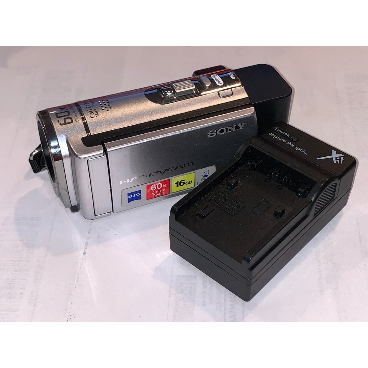 Sony DCR-SX63 Handycam Digital Video Camcorder Charger & Battery