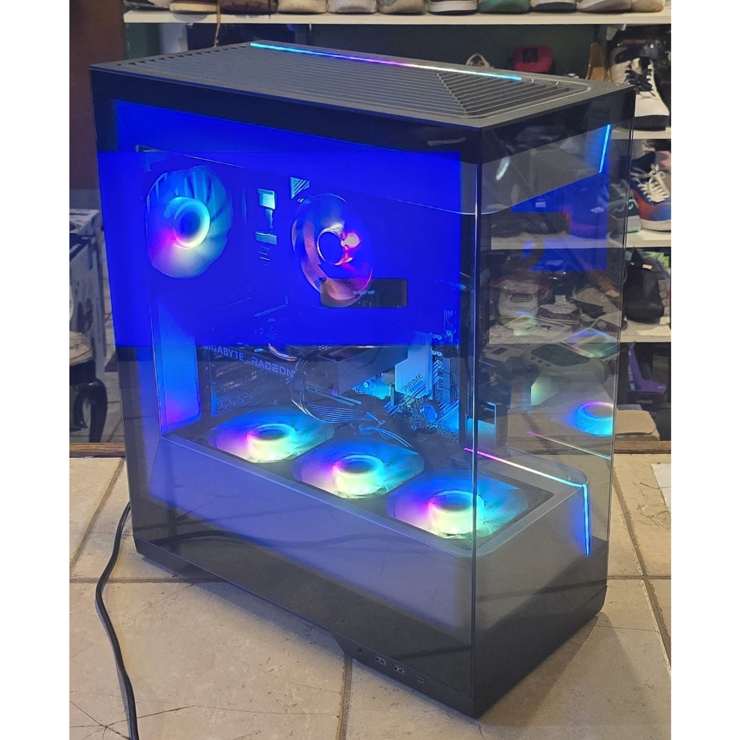 CyberPower ET8252-1122 / Ryzen 5-5500 / RX6500 XT / 1TB SSD / 16Ram / W11H /