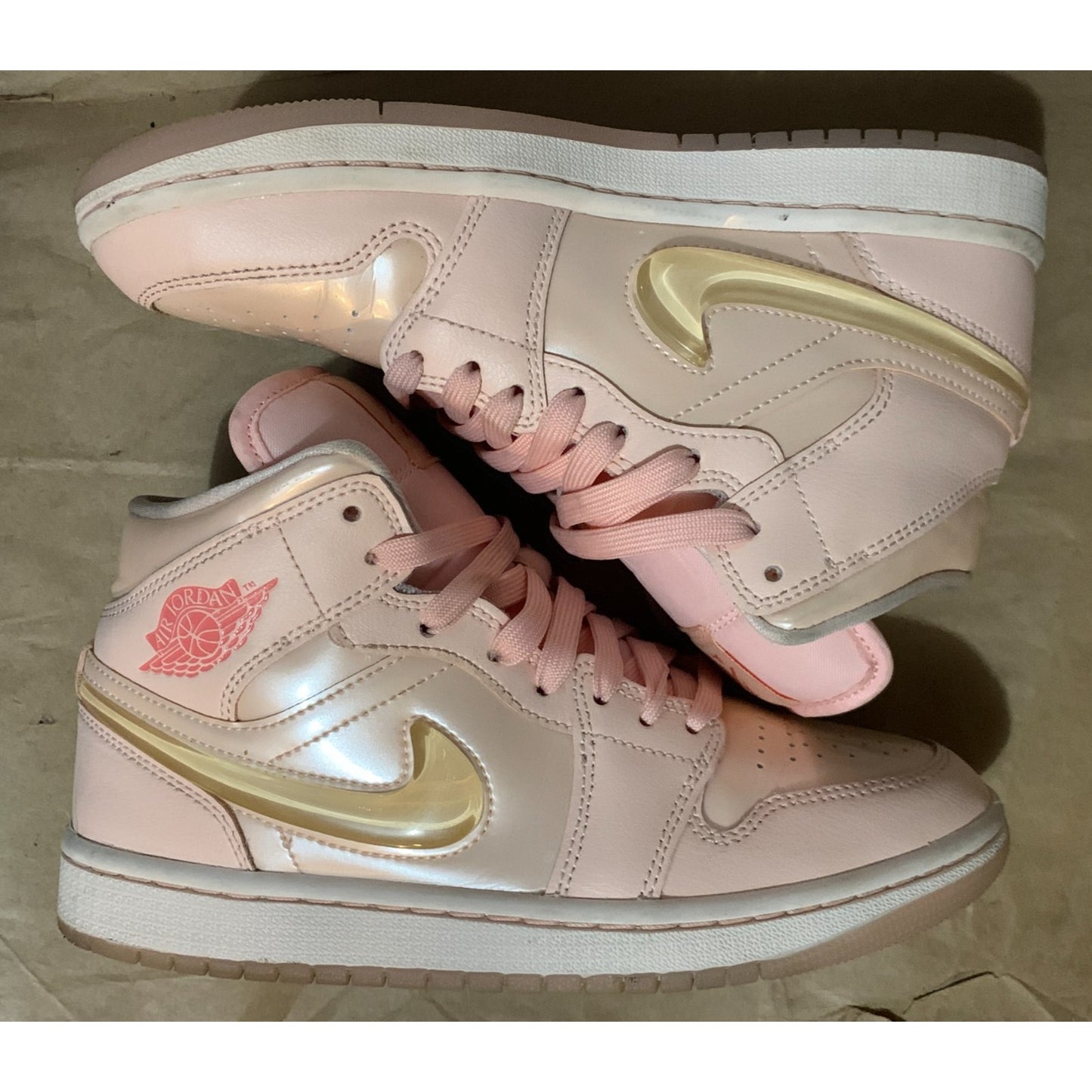 Nike Air Jordan 1 Mid Valentines Day Womens Size 7 Pink Athletic Shoes Sneakers