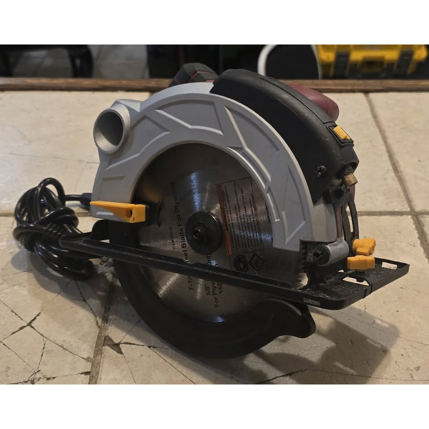 Chicago 7-1/4" Circular Saw w/ Laser / 69078 /