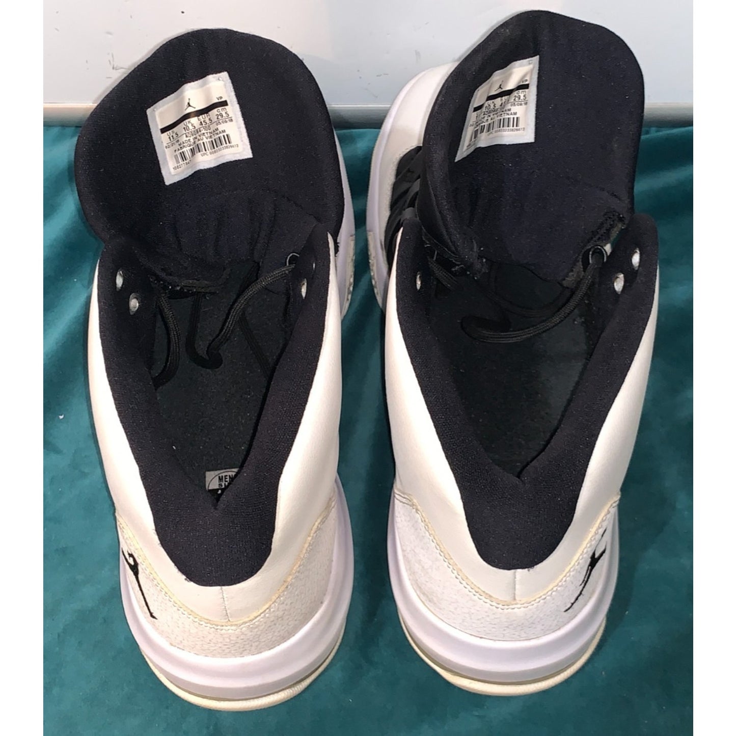Nike Jordan Max Aura AQ9084 100 White/Black Basketball Shoes Men’s Size 11.5