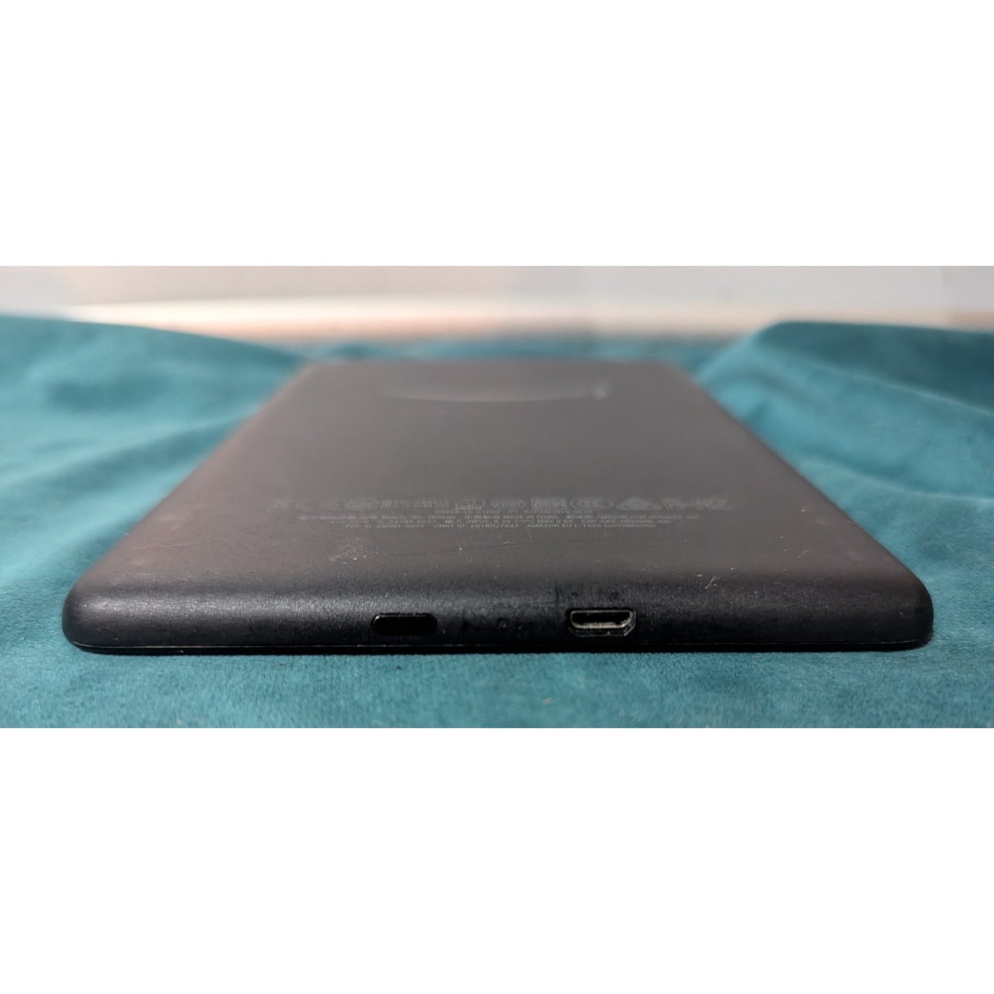 Amazon Kindle 10th Generation Bundled with Tablet Case J9G29R Black 8gb