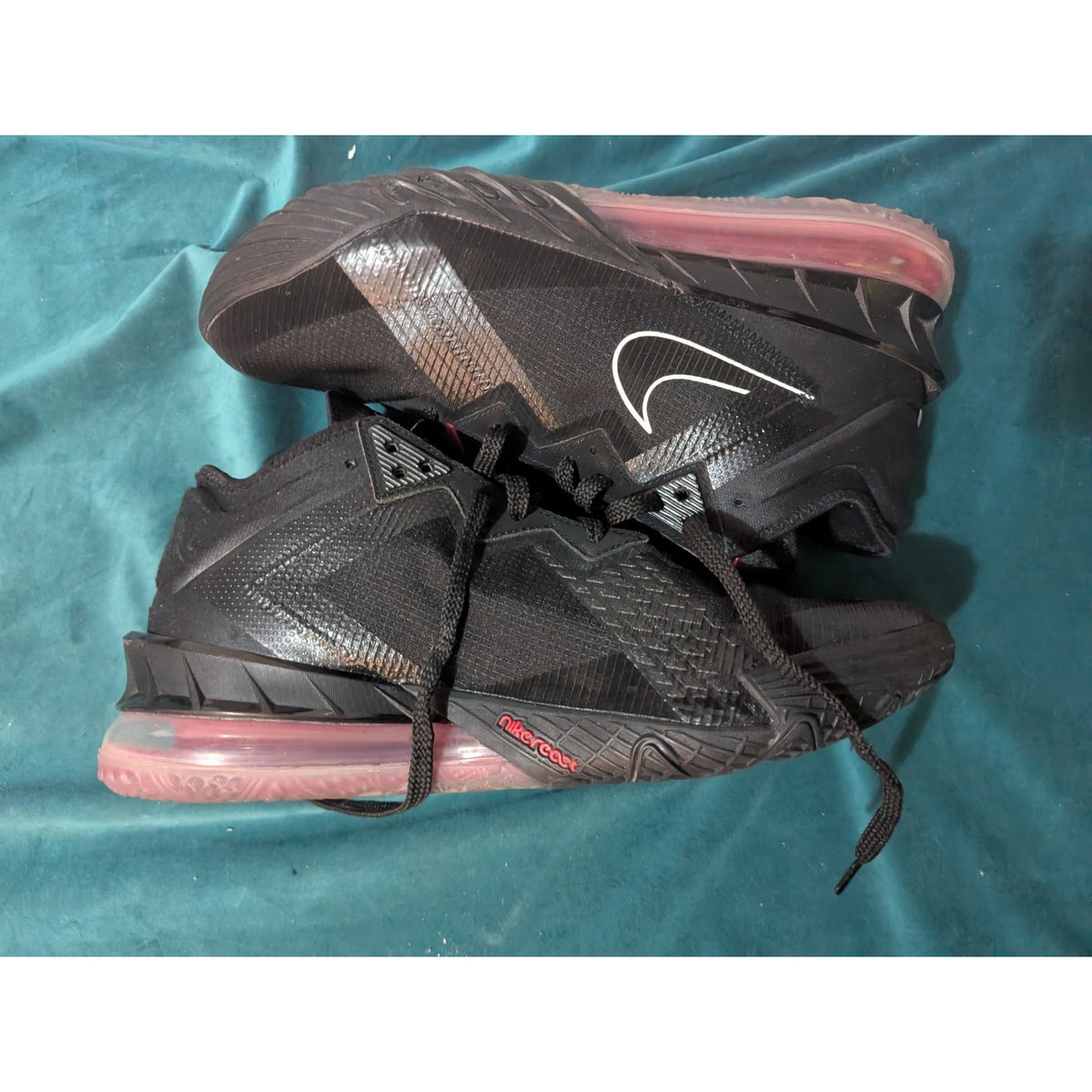 Nike Lebron 18 LOW BRED BLACK RED CV75622-001 Size 12