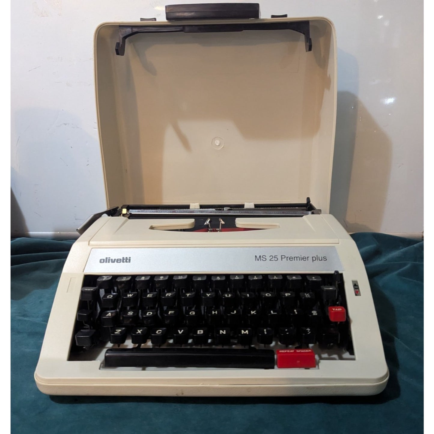 Olivetti MS 25 Premier Plus Typewriter White
