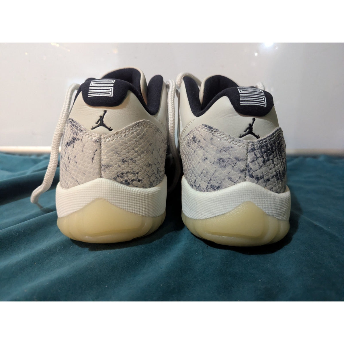 Jordan 11 Retro Low Snake Light Bone cd6846002 Size 11