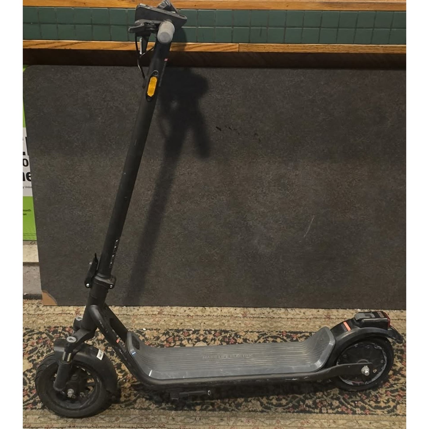NIU KQi 100P Electric Kick Scooter / 17.4 mph / 18 miles / KQI100P /