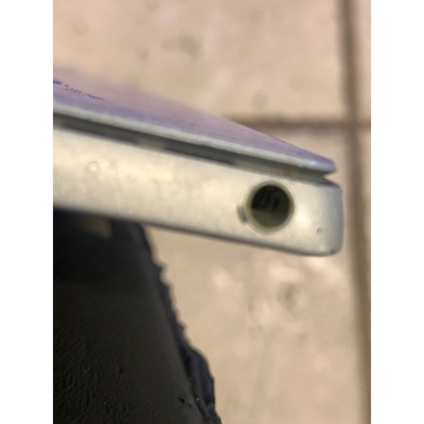 Microsoft Surface Pro (5th Gen, 1796) Intel Core M 4GB RAM / 128GB, 2017
