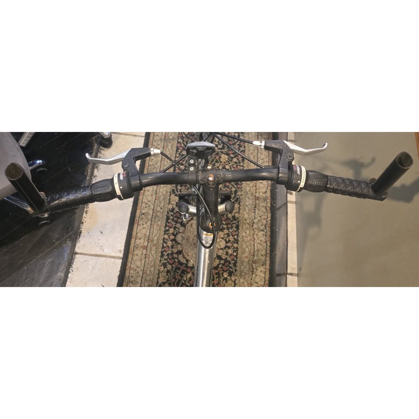 Triax Vex 3000 Mountain Bike / 26" Wheels / 18.5" M Frame / 21-Speed /