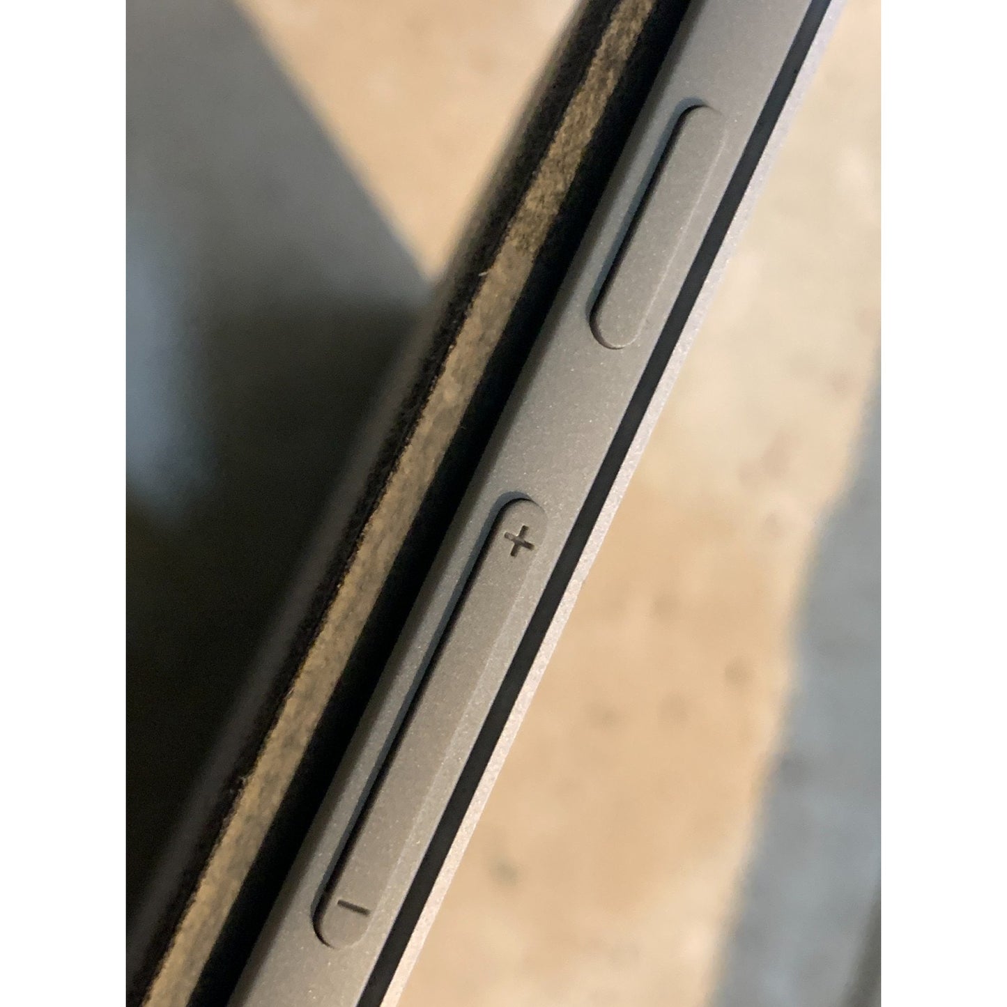 Microsoft Surface Pro 5 i5-8250U 8GB RAM 128GB SSD DDR3 (SCANLINE ISSUE!)