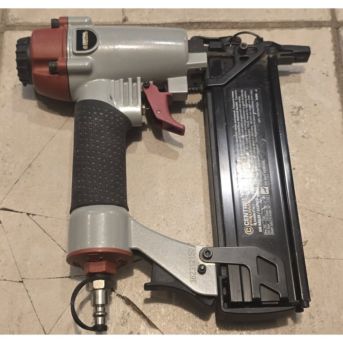 Central Pneumatic 18 Gauge 2-In-1 Air Nailer Stapler / 64269 /