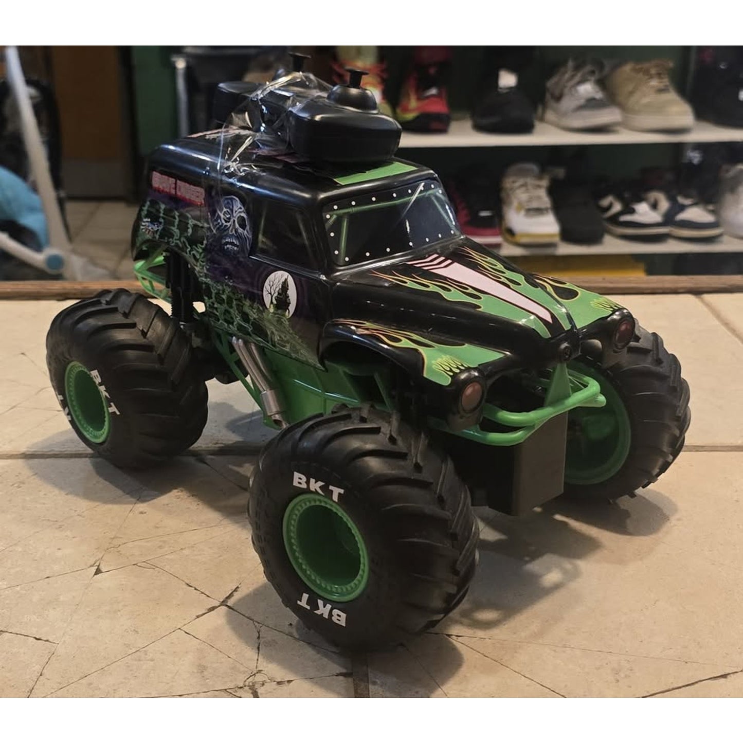 Spin Master Grave Digger RC Monster Truck / 66801 /