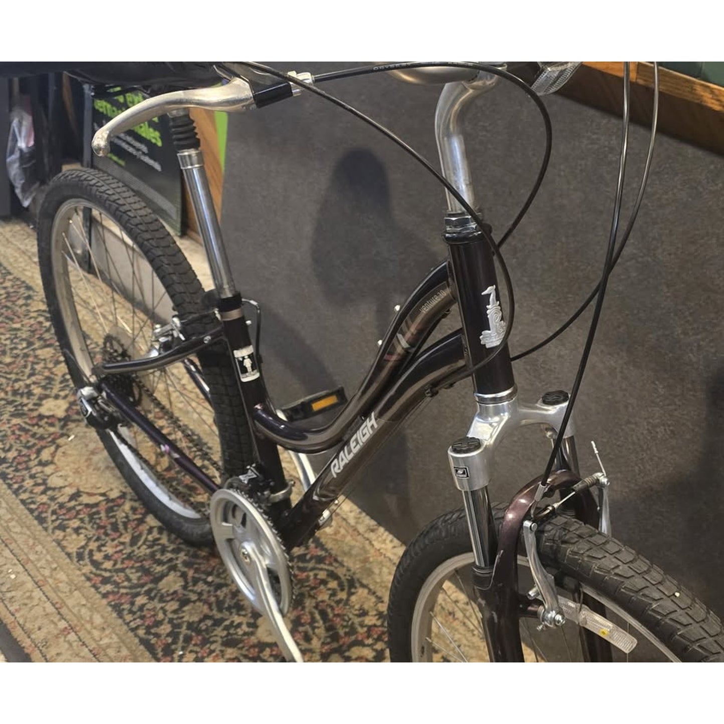 Raleigh Adventure 3.0 Step-Through Hybrid Bike / 15" Frame / 27.5" Wheels / 21-Speed /
