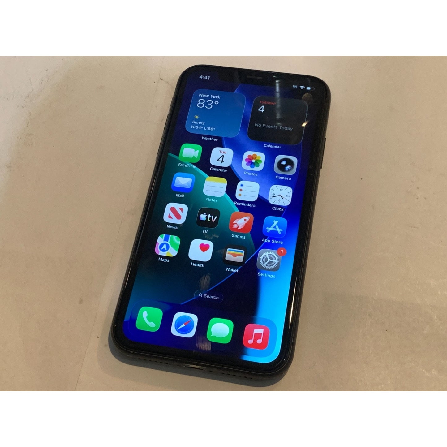 Apple iPhone 11 - 64 GB - Black (Unlocked)