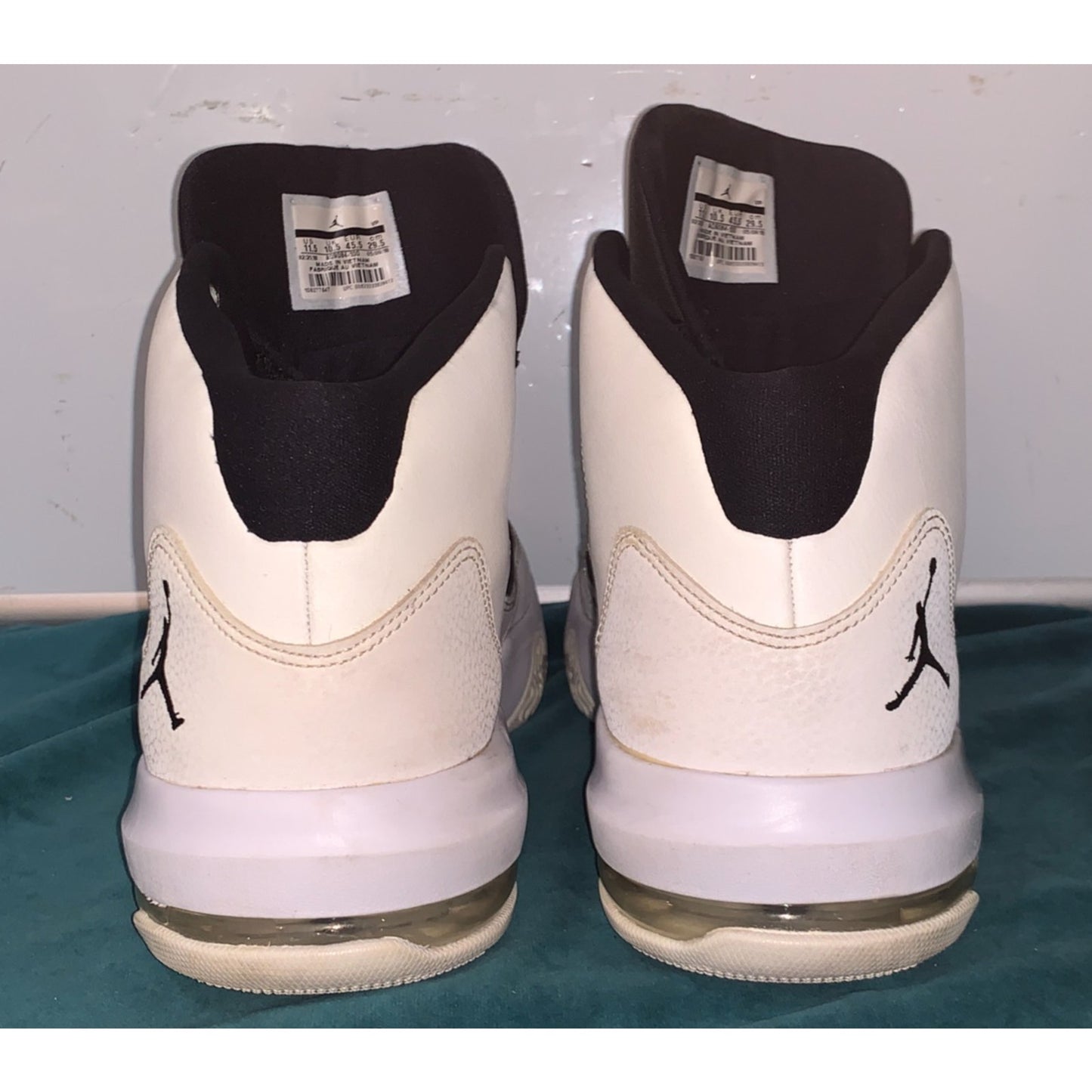 Nike Jordan Max Aura AQ9084 100 White/Black Basketball Shoes Men’s Size 11.5