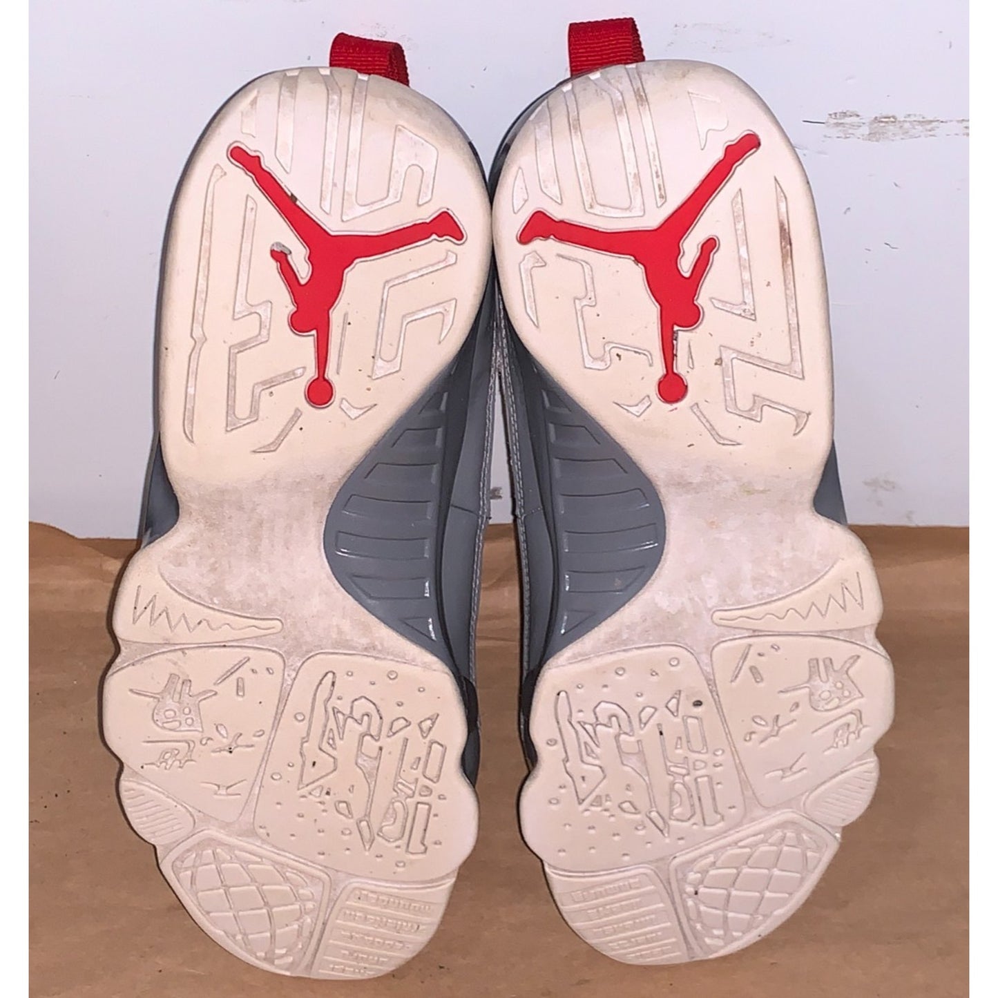 Air Jordan 9 Fire Red Retro Size 8.5 Mens White Grey Sneakers 2022 CT8019-162