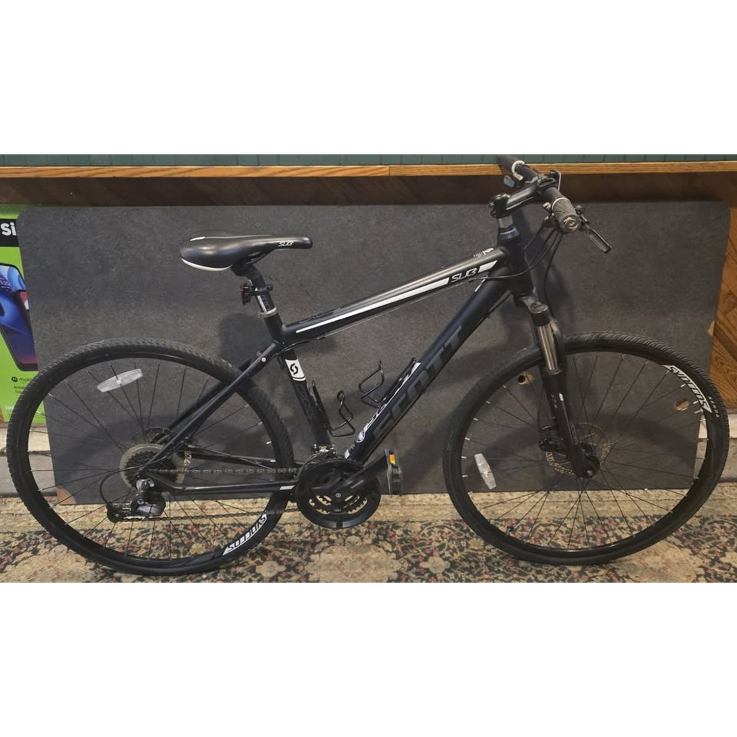 Scott Sub Cross Hybrid / 700Cm Wheels / 19" Frame / 27-Speed /
