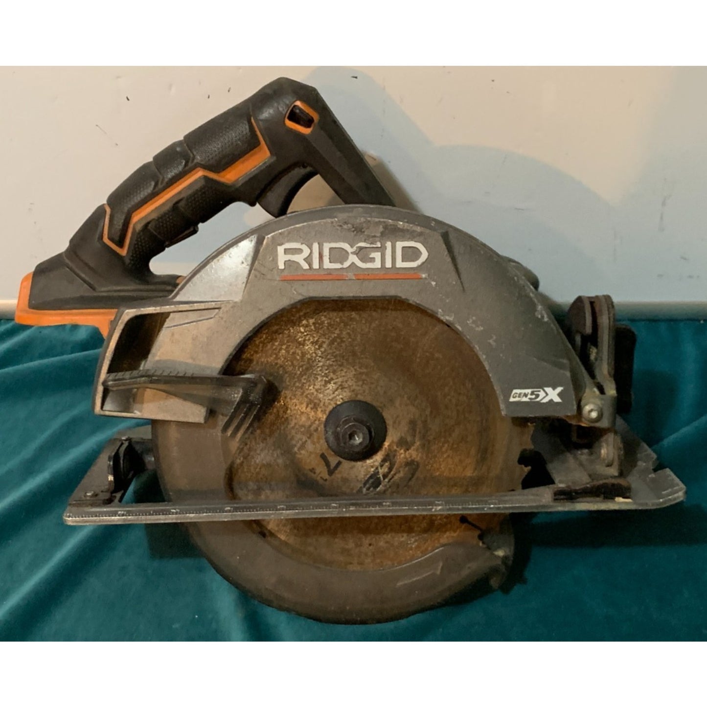RIDGID Gen 5X 7-1/4 inch Circular Saw. 18v. R8652. Tool Only.