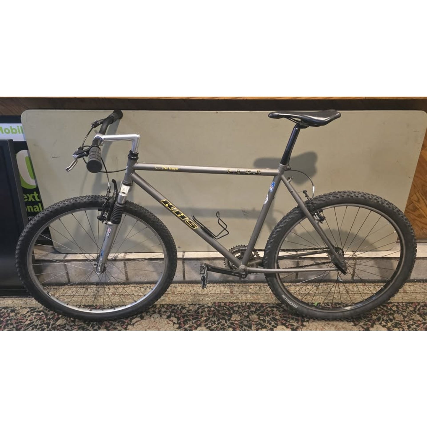 Montana Comp Mountain Bike / 20" Frame / 26" Wheels / Single Speed /