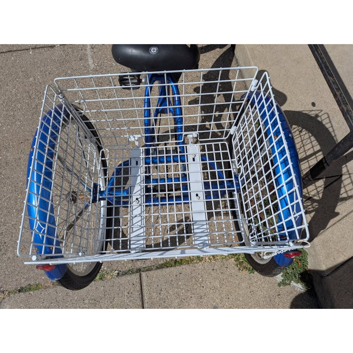 Schwinn Meridian Adult Tricycle Bike / 26" Wheels / S4001KM
