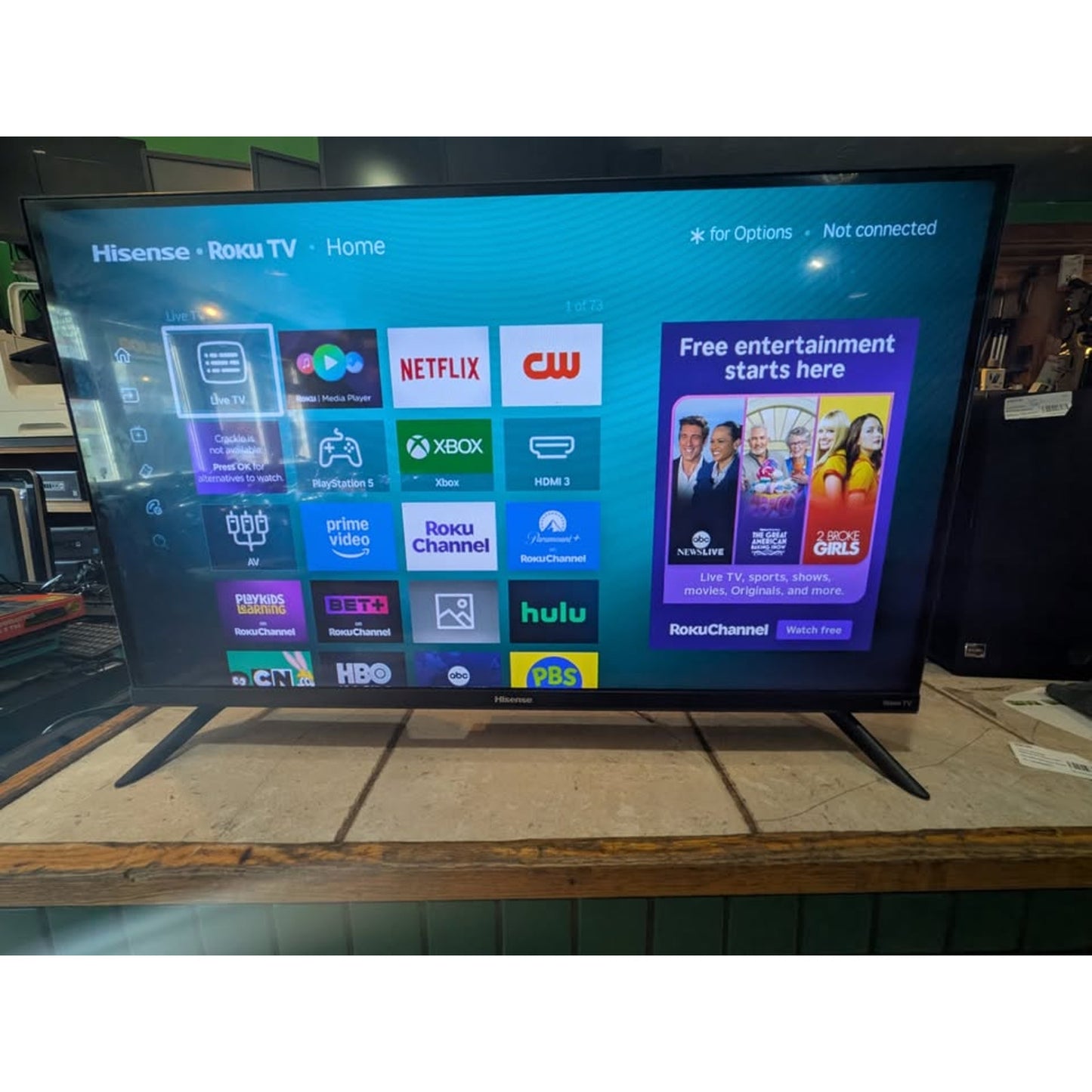 Hisense 32" Class 720P HD LED LCD Roku Smart TV / 32H4030D3