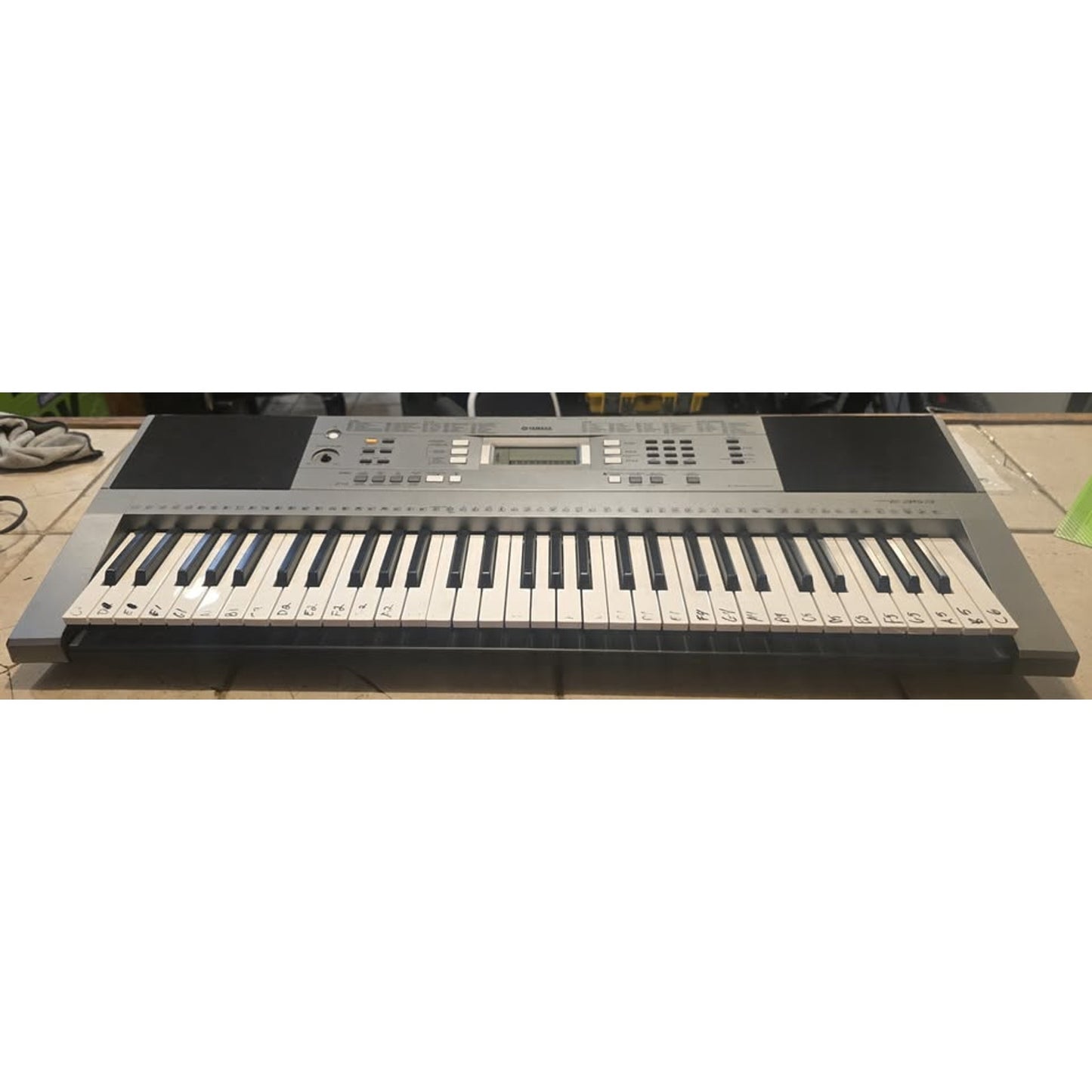 Yamaha 61-Key Portable Electric Keyboard / PSR E353 /