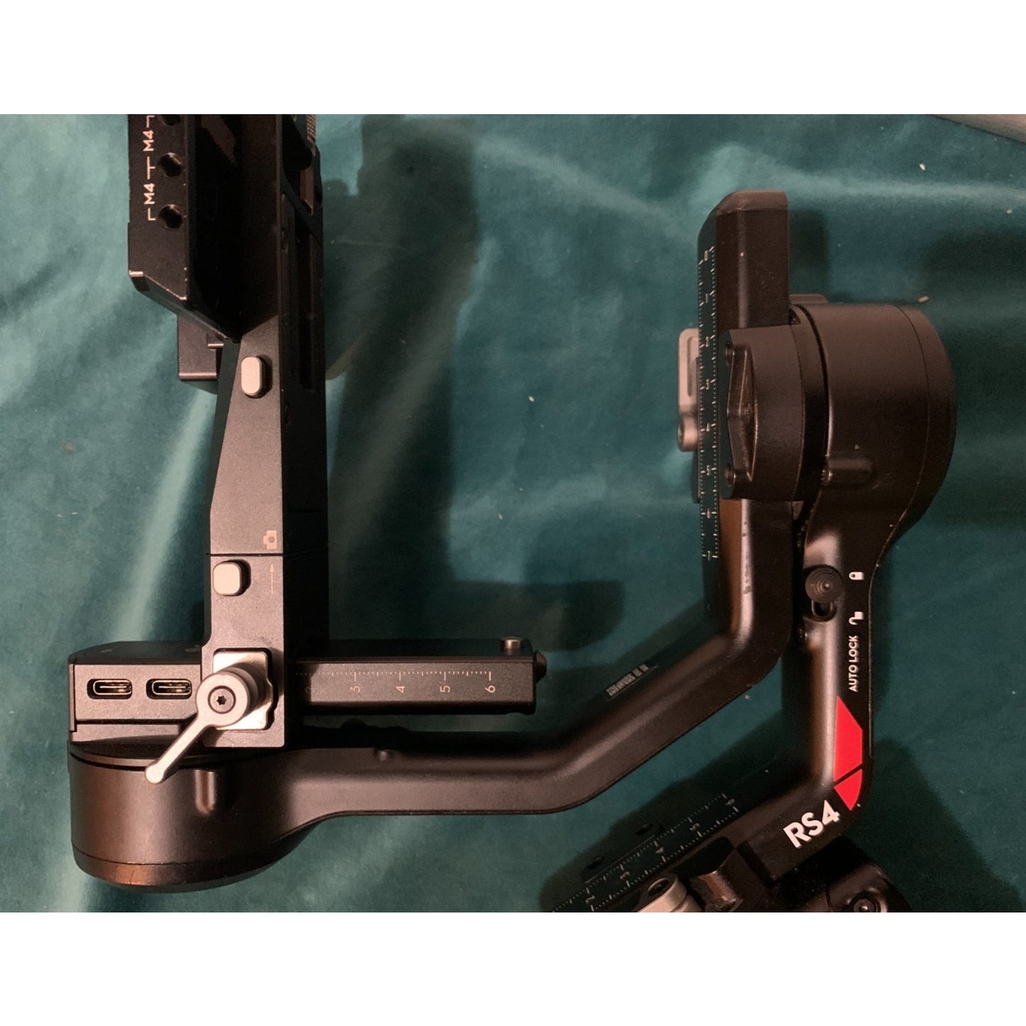 DJI Ronin RS4 3-Axis Gimbal Stabilizer