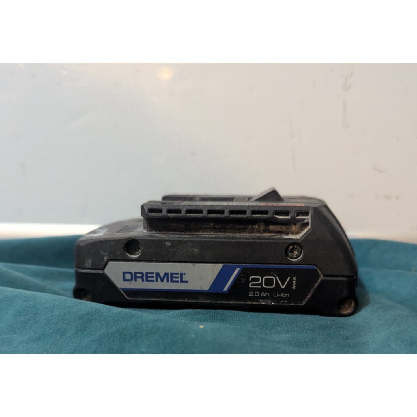 Dremel US20V‑01 20V Max Cordless Ultra-Saw 1 Battery Tool Kit