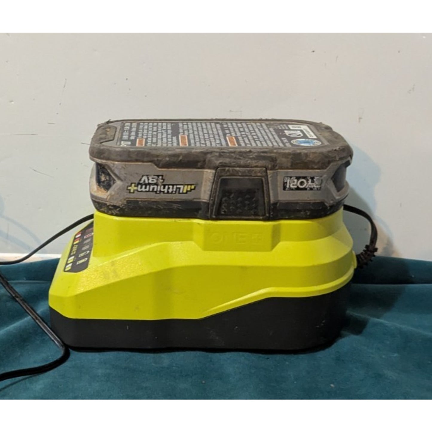 Ryobi P361 18V 18Gauge Cordless AirStrike Narrow Crown Stapler W/ Batt & charger