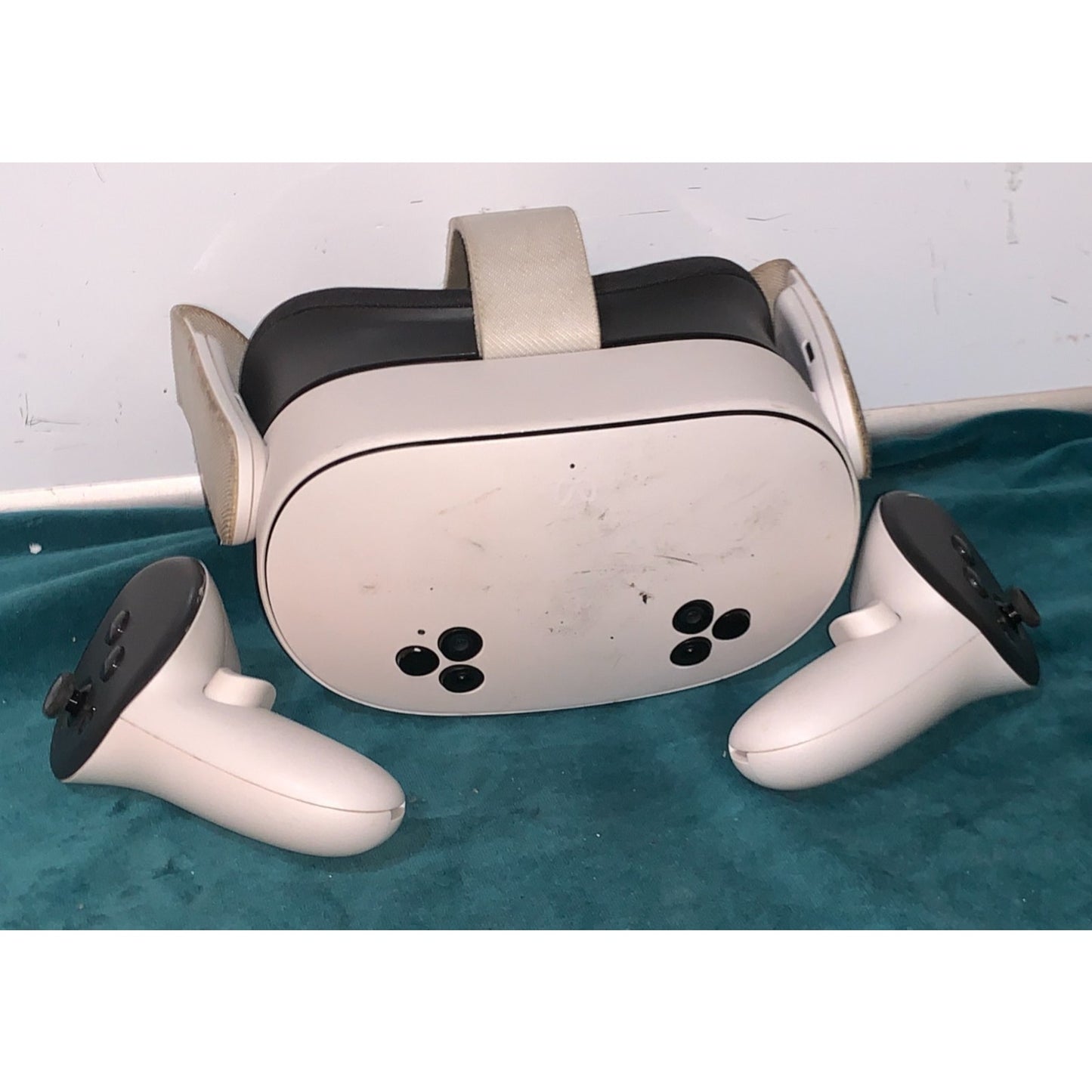 Meta Quest 3S 128GB Standalone All-in-One VR Headset