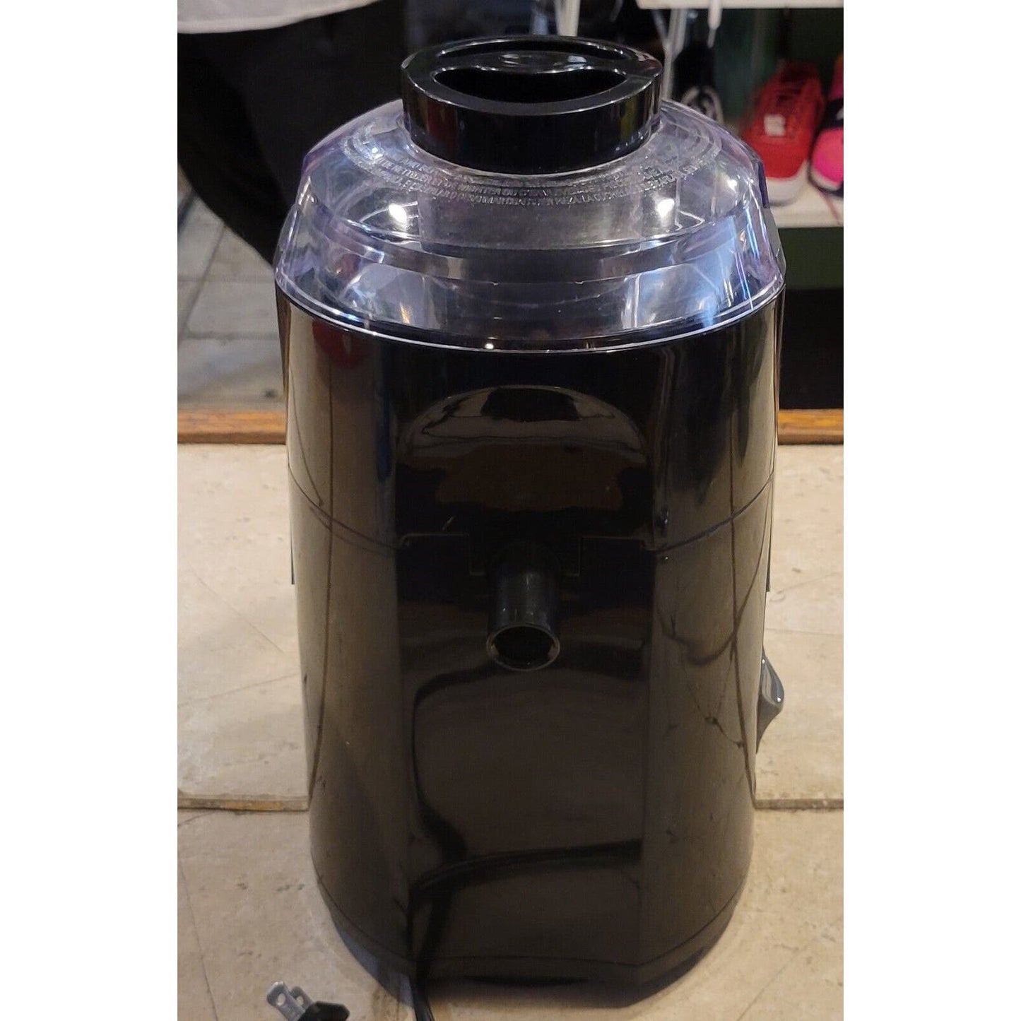 BLACK+DECKER 400-Watt Fruit and Vegetable 10oz Juice Extractor, Black, JE2200B