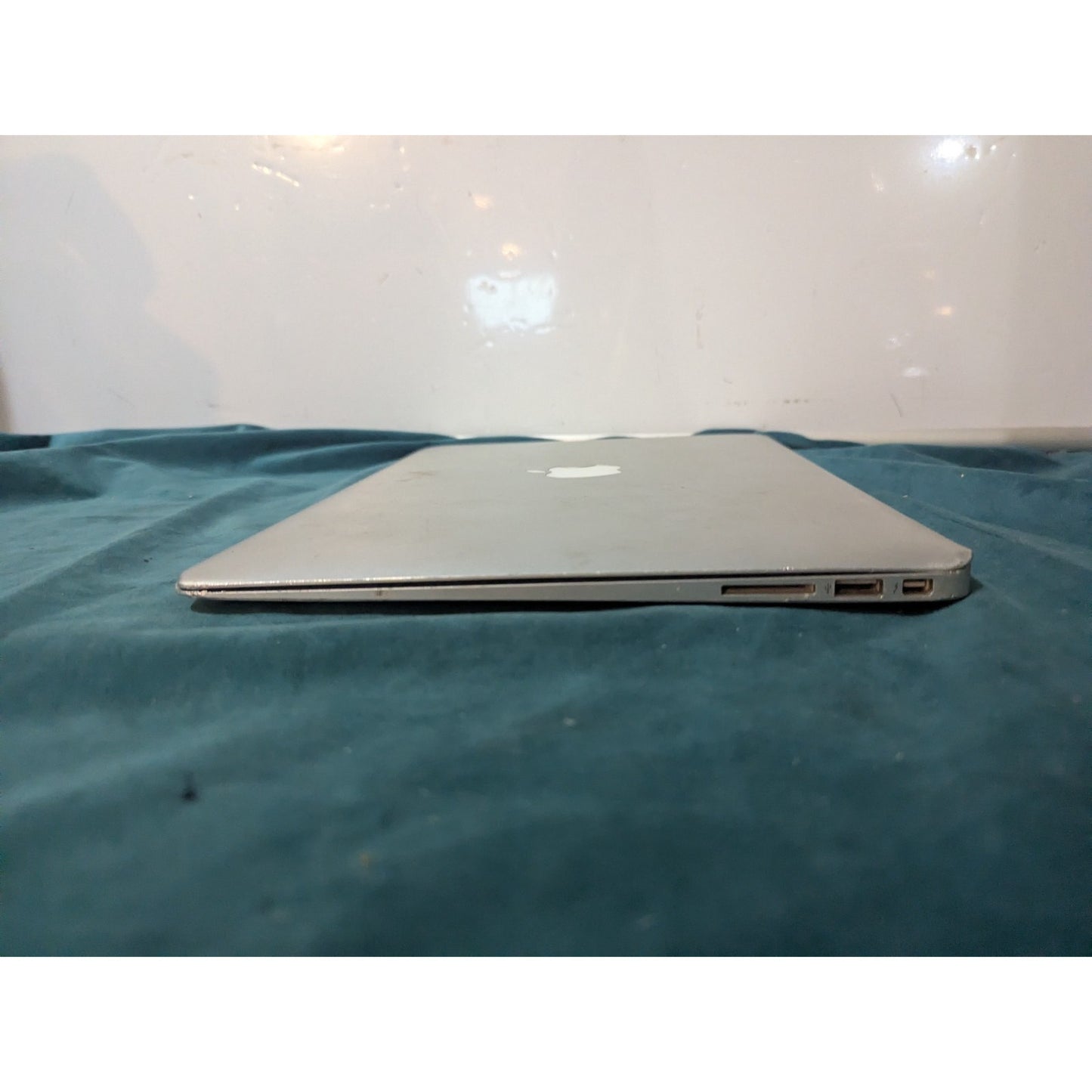 Apple MacBook A1466 (FOR PARTS)