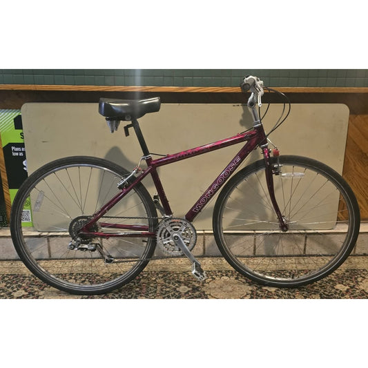 Mongoose Crossway 850 Hybrid Bike / 20" Wheels / 16" Frame / 21-Speed /