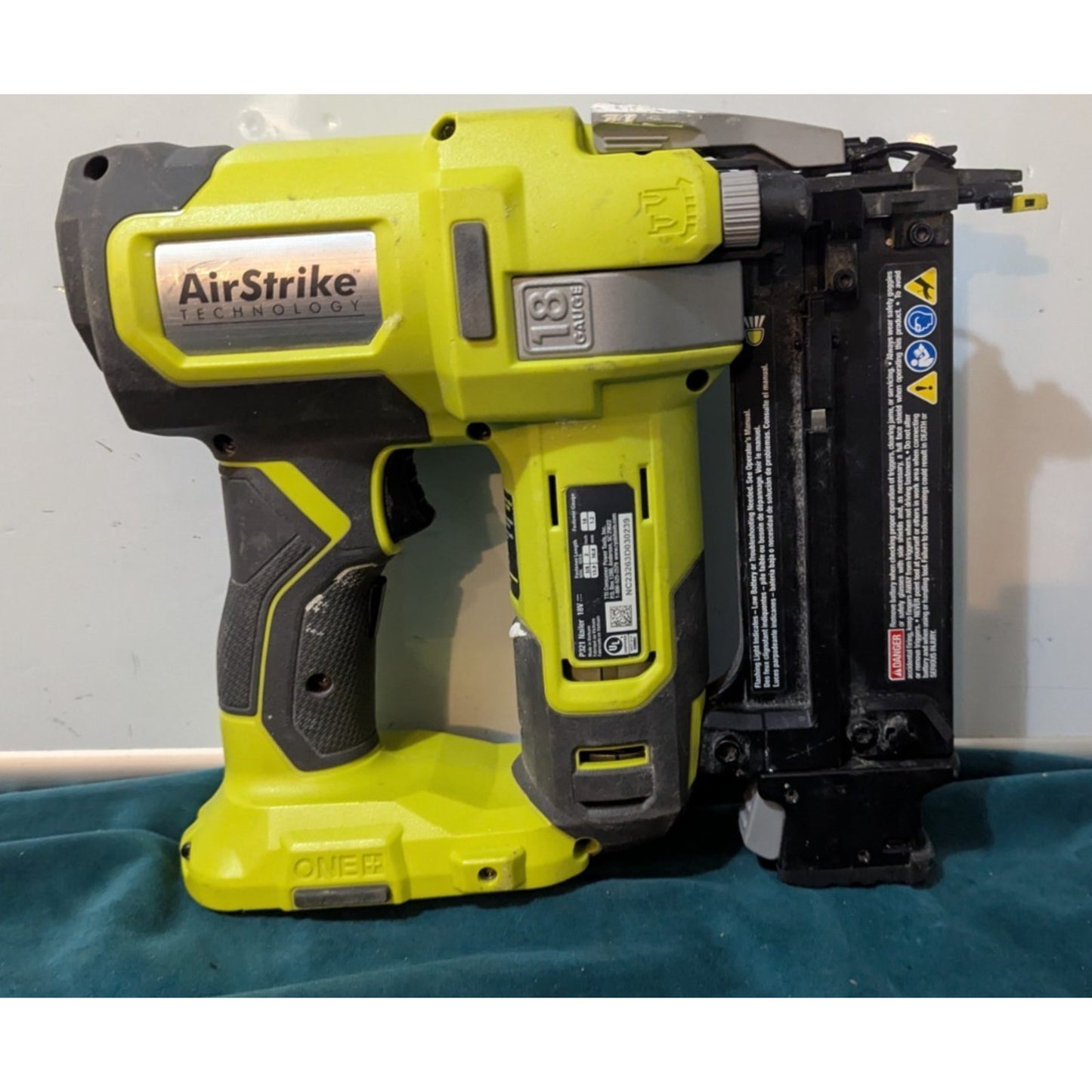 Ryobi P361 18V 18Gauge Cordless AirStrike Narrow Crown Stapler W/ Batt & charger