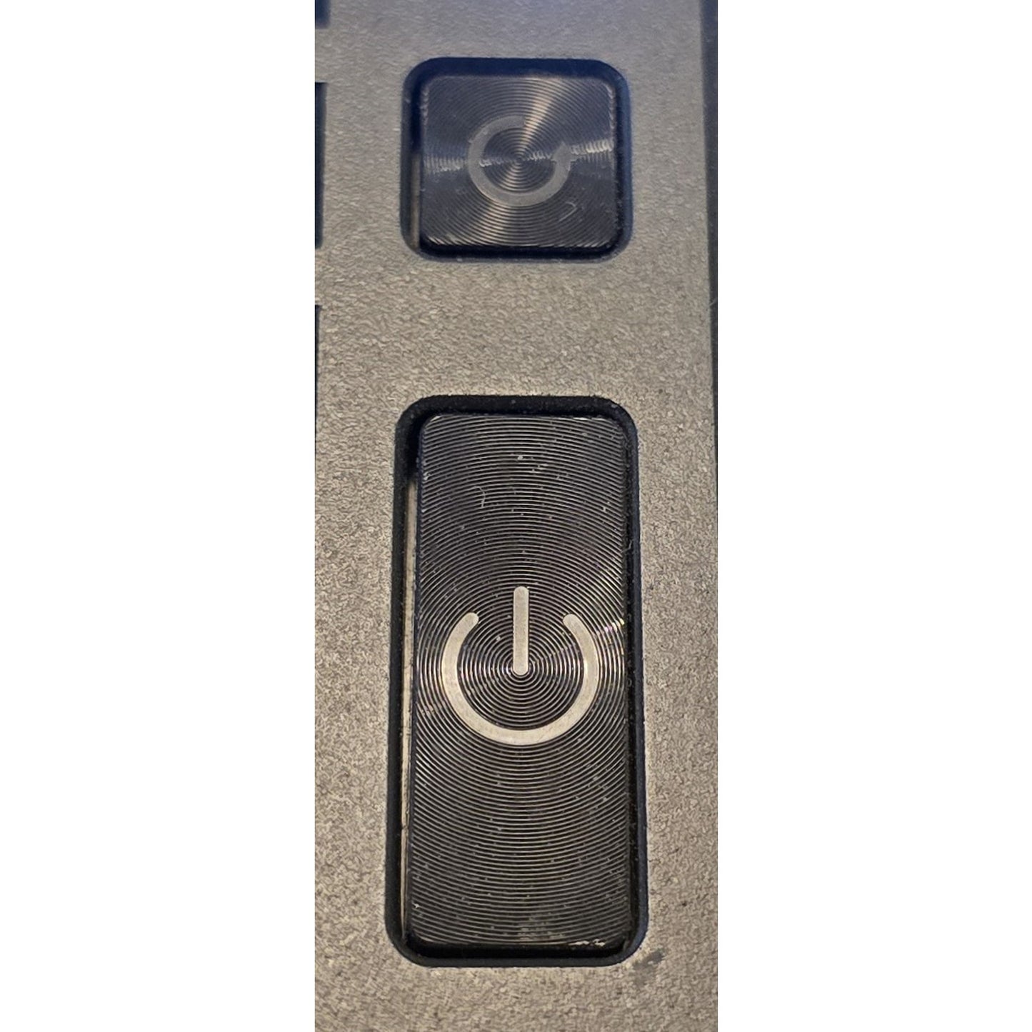 CyberPower ET8252-1122 / Ryzen 5-5500 / RX6500 XT / 1TB SSD / 16Ram / W11H /