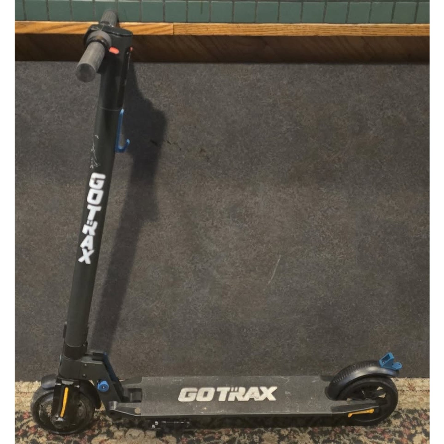 Gotrax G2 Plus Electric Kick Scooter / 200W / 12 MPH / 7-Mile /