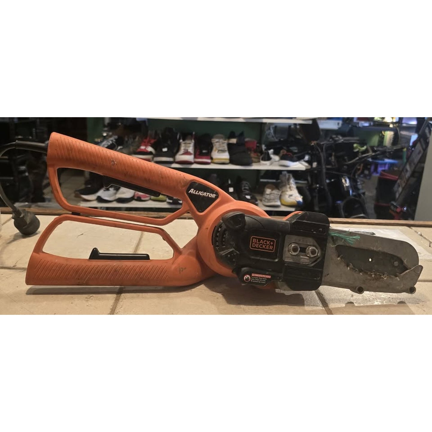Black & Decker 4.5A Corded Alligator Lopper Chainsaw Trimmer / LP1000 /