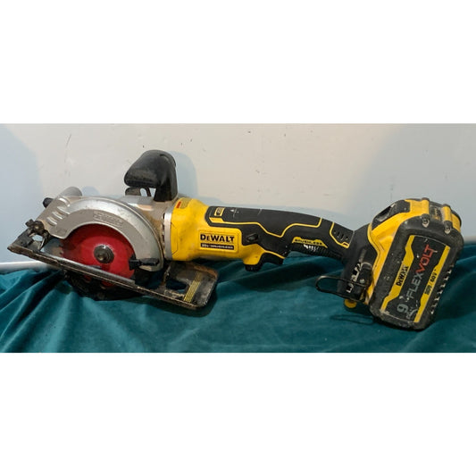 DEWALT 20V MAX ATOMIC Brushless 4-1/2-In Circular Saw DCS571 W/ 9AH Battery