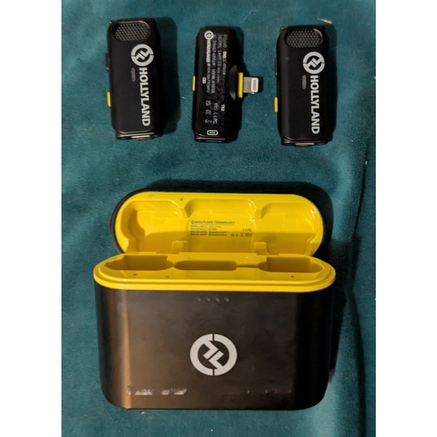 Hollyland Lark C1 IOS-B Wireless Microphone System